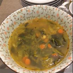Овощной суп с капустой и шпинатом